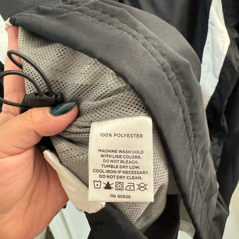 Windbreaker - Picture 8 of 11